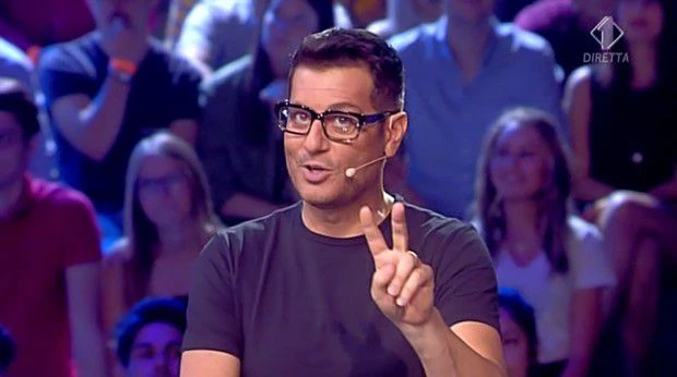 Mediaset, Enrico Papi e il siluro conto Pier Silvio Berlusconi: "Ne faccio volentieri a meno"