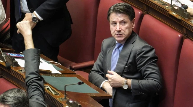 Giuseppe Conte, Alessandro Sallusti: "Meglio tardi che mai? Per una volta l'ha azzeccata"