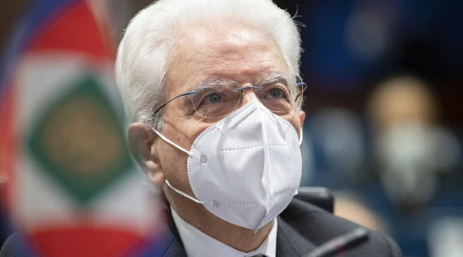 Sergio Mattarella, il confronto "ruvido" con Giuseppe Conte: dieci giorni, altrimenti sarà crisi di governo