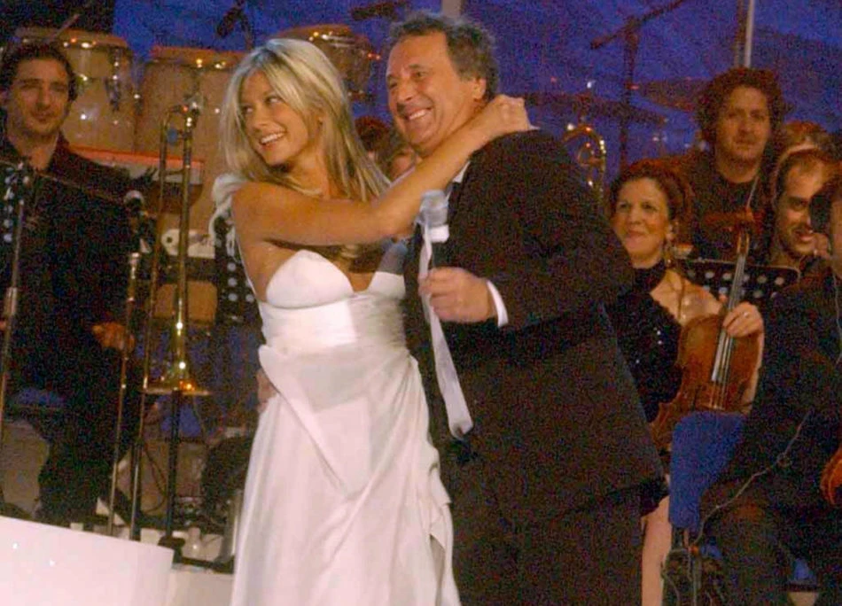 Enzo Iacchetti, confessione su Maddalena Corvaglia: "Quando tornava alle 6...". A 66 anni, la verità sul sesso