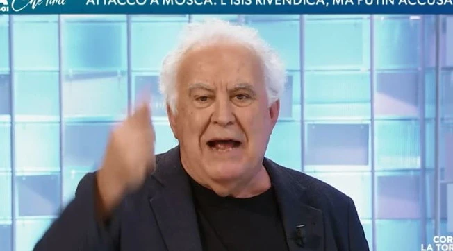 Mosca, Santoro da brividi: "Putin non è un mostro! Come si fa a dire che dietro non c'è Kiev?"