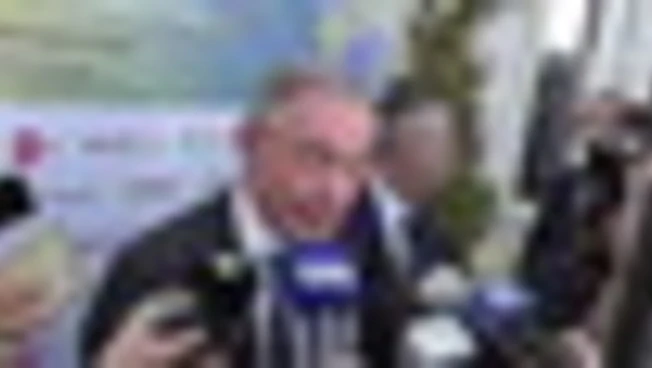 https://media.liberoquotidiano.it/h4jxhlkQRyCYvODq77gClQZKrxM1BnFgwJwbZT76rGI/width:800/quality:90/aW1hZ2VzLzIwMjUvMTAvMTAvMTc1NDM1MDQ5LWJhYzQ4NDlmLWY0MmItNDRlMi1iNGQ2LWYzOGIyOTRkZTc0NS5qcGc.webp
