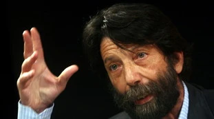 Massimo Cacciari su Luigi di Maio: "Ci mette la faccia? Irrilevante. Una volta ci sarebbero state solo le dimissioni"