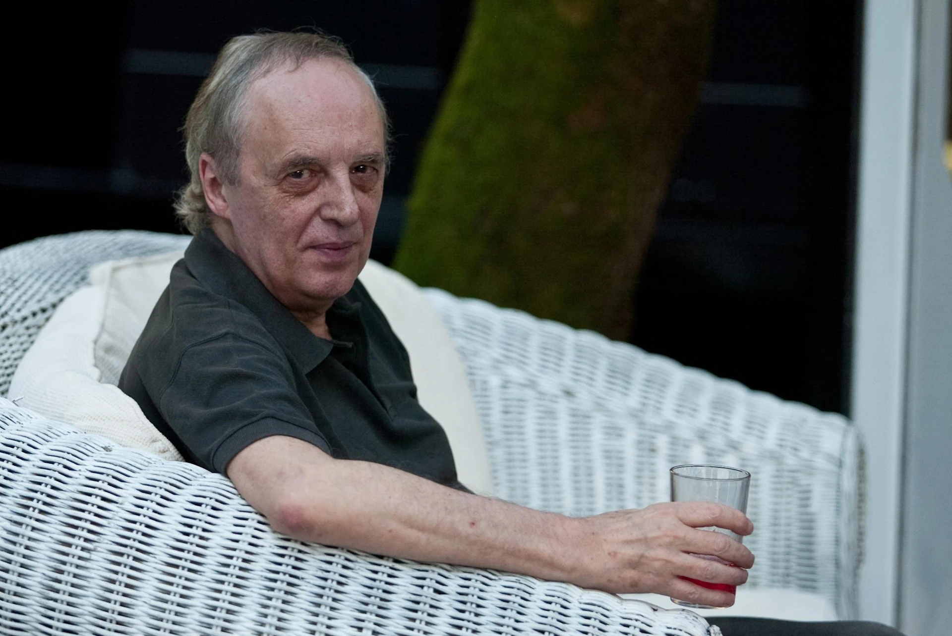 Matteo Renzi umiliato da Dario Argento: "Pd partito di zombie, il virus l'ha portato lui"