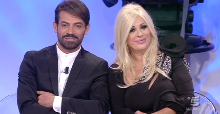 Uomini e donne, ecco quanto guadagnano Tina Cipollari e Gianni Sperti: cifre pazzesche