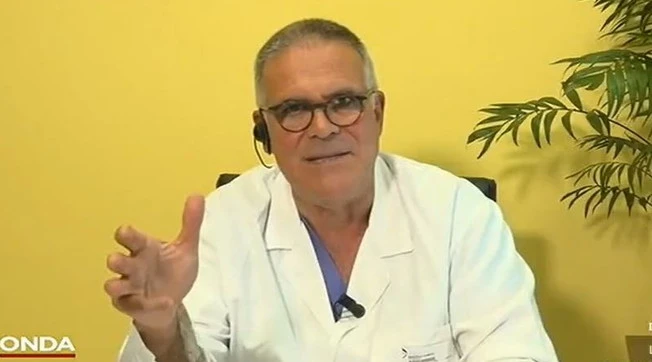 Alberto Zangrillo a In Onda, insultato per Berlusconi ricoverato per coronavirus: "Sono stato autorizzato da Sileri a dirlo", bomba in diretta