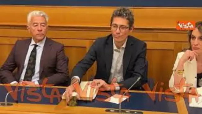 Leggi l'articolo: Magi (+Europa) porta cannabis alla Camera in occasione di 4/20, la giornata mondiale della cannabis