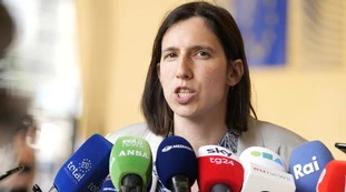 Diciotti, la sinistra cavalca la sentenza: "Meloni eversiva, paghi di tasca sua"