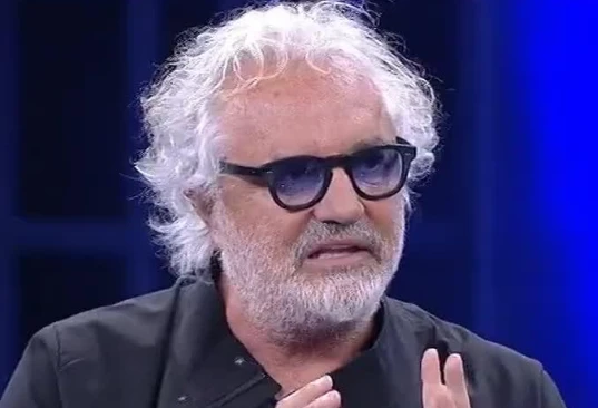 Flavio Briatore punge il governo: "Andate a lavorare o vi pigliamo a calci in c**o"