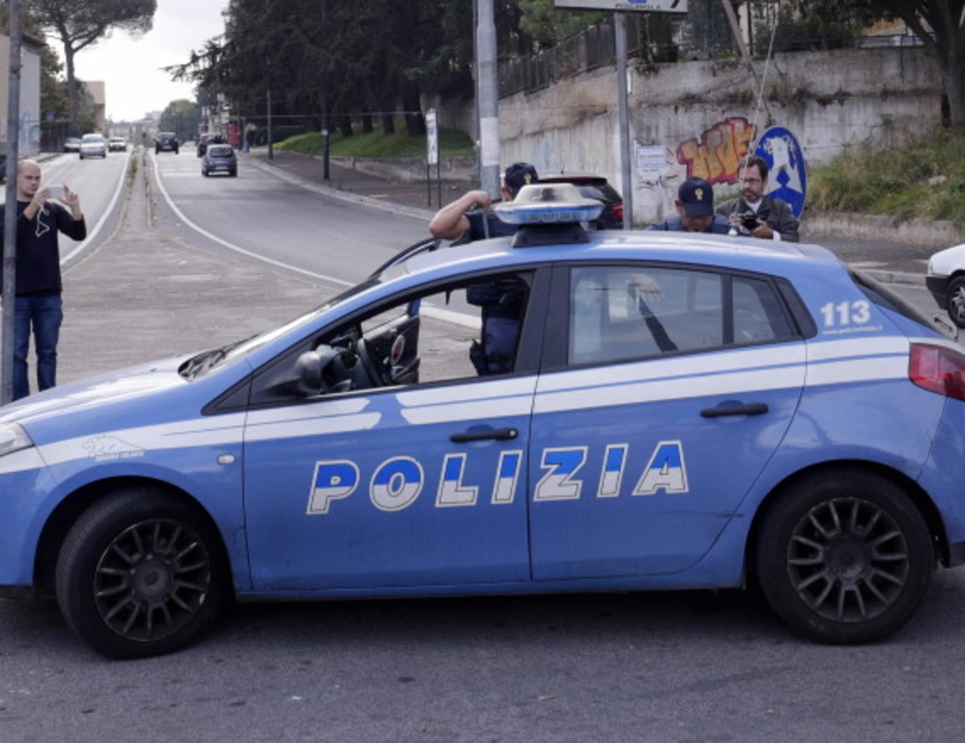 Fermano, "che ci fai col bastone?": la domanda scatena l'orrore, 17enne massacrato dal branco di minori stranieri