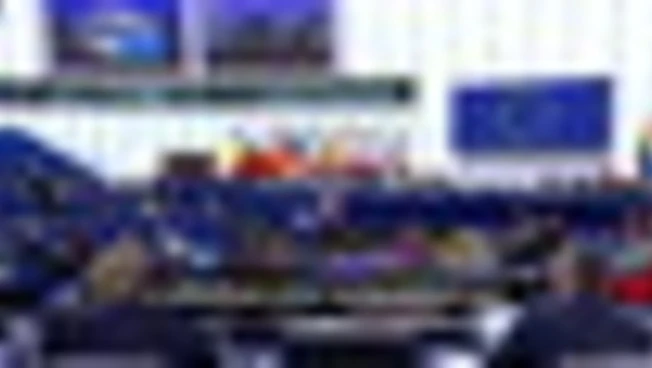 Von der Leyen: "Prossimi giorni cruciali per i fondi all'Ucraina"