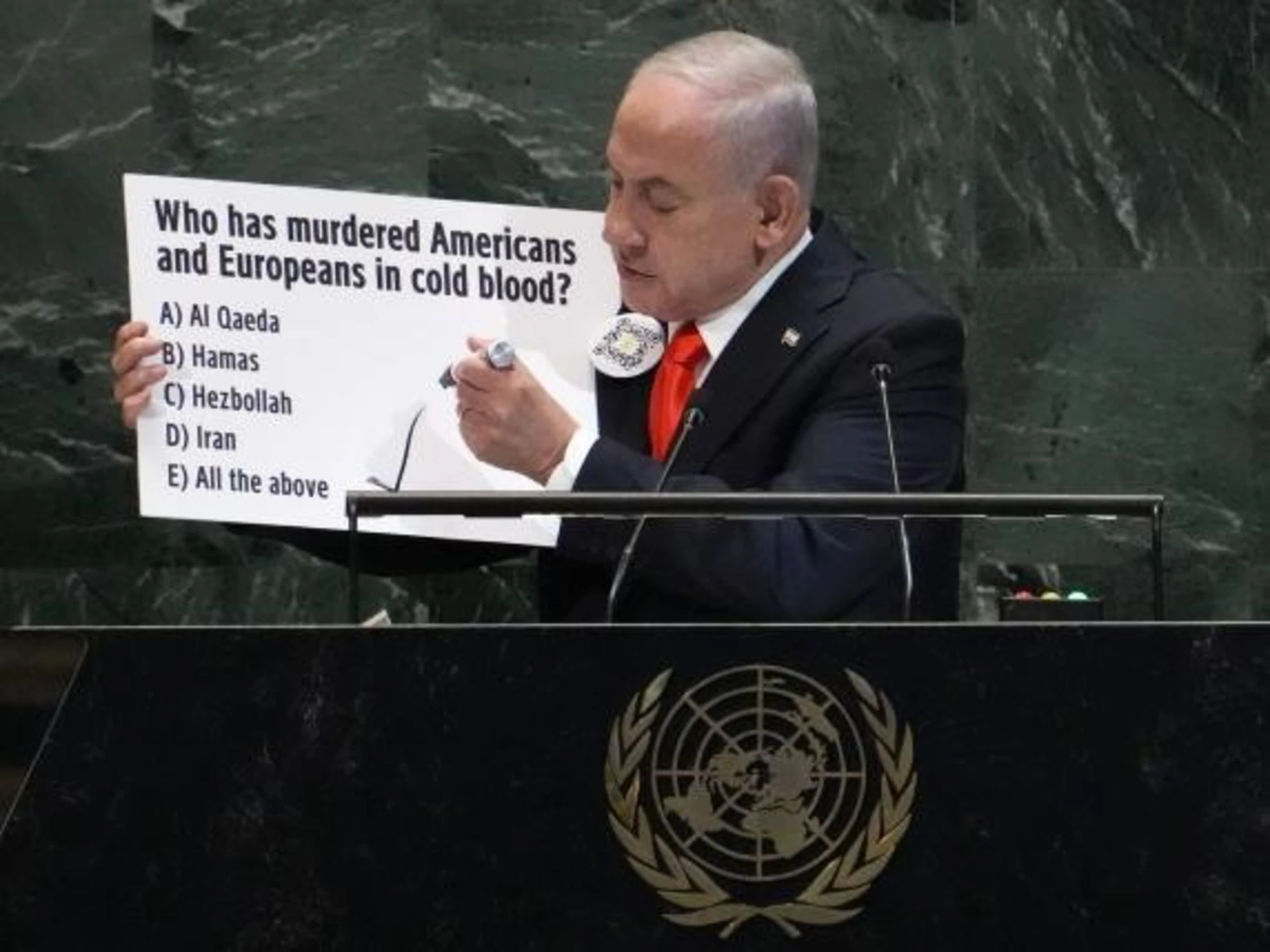 Netanyahu, show all'Onu: "Dobbiamo finire il lavoro", si svuota l'aula