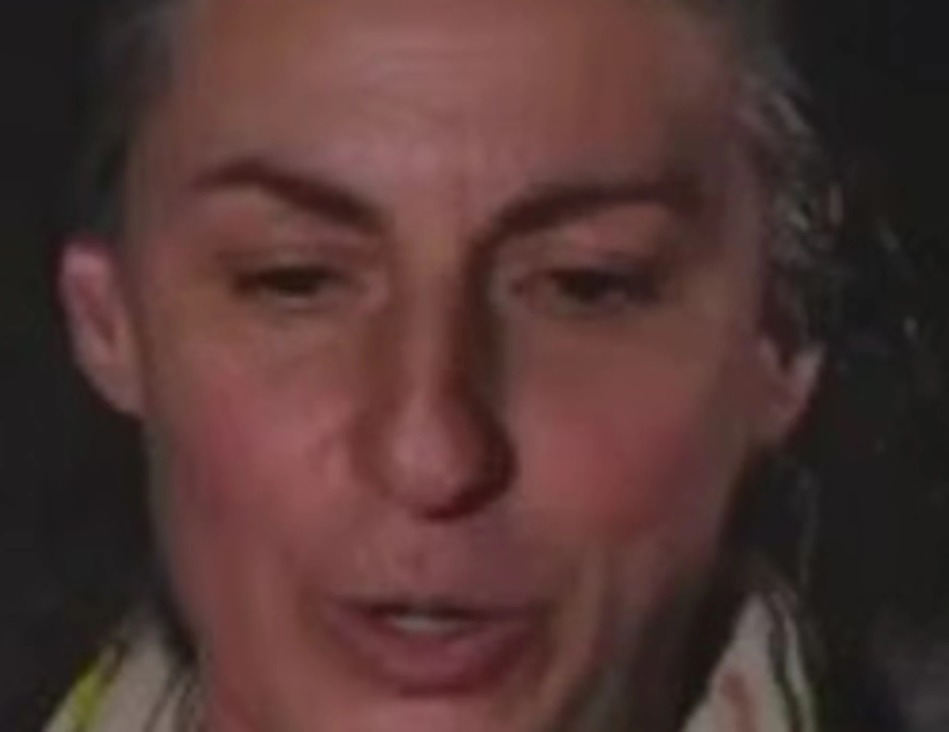 Famiglia nel bosco, la madre crolla: pianto disperato