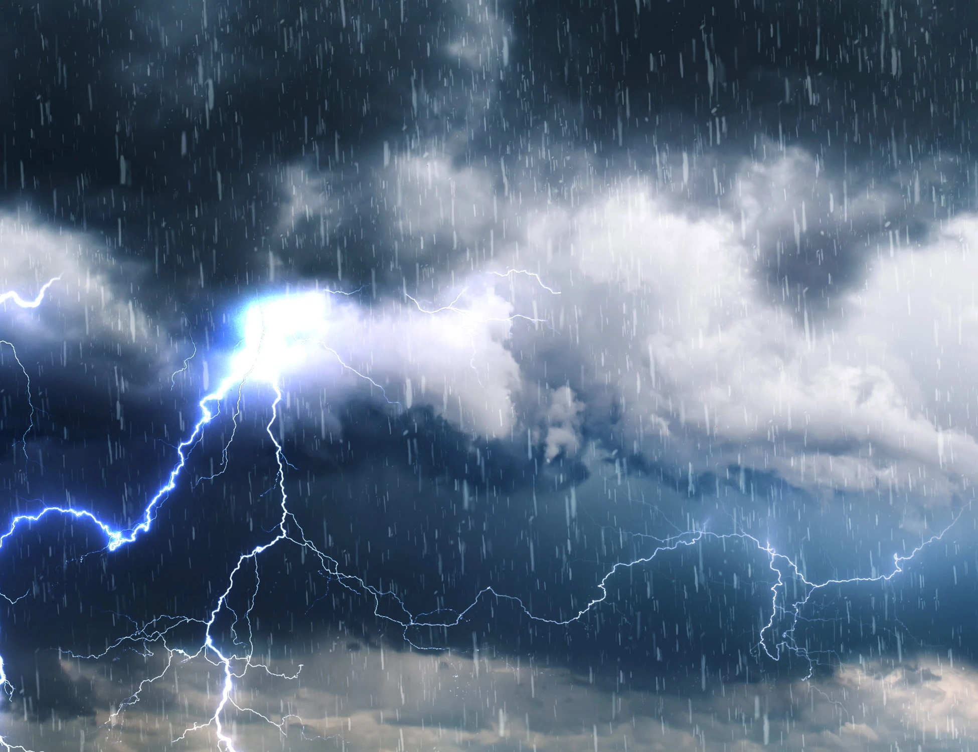 Mario Giuliacci, il meteo: arriva l'autunno, chi si salva dai nubifragi