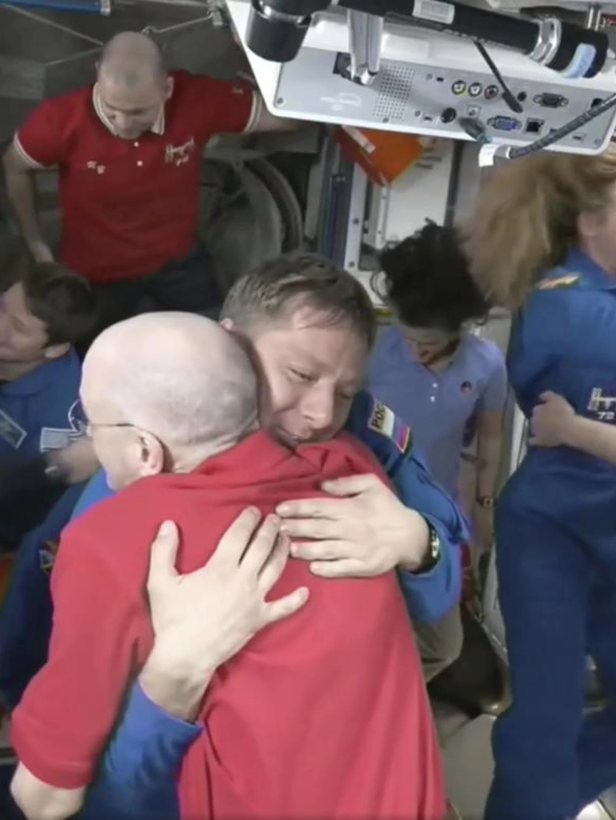 Iss, gli astronauti abbandonati da 9 mesi nello spazio salvati da Musk: l'impresa in un giorno