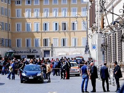 Sparatoria a Palazzo Chigi