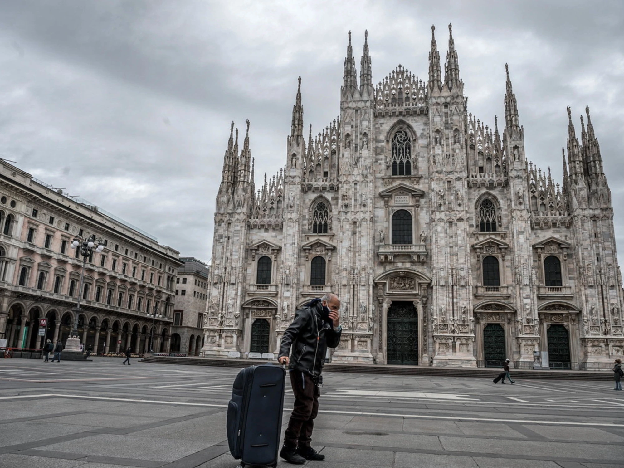 Un senzatetto a Milano