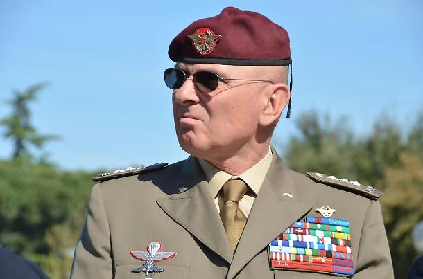 Marco Bertolini, il generale candidato con Giorgia Meloni: "Soluzione militare contro l'immigrazione"