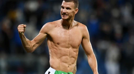 Omicron travolge la Serie A: l'Inter perde Dzeko, nei guai anche Juve e Roma