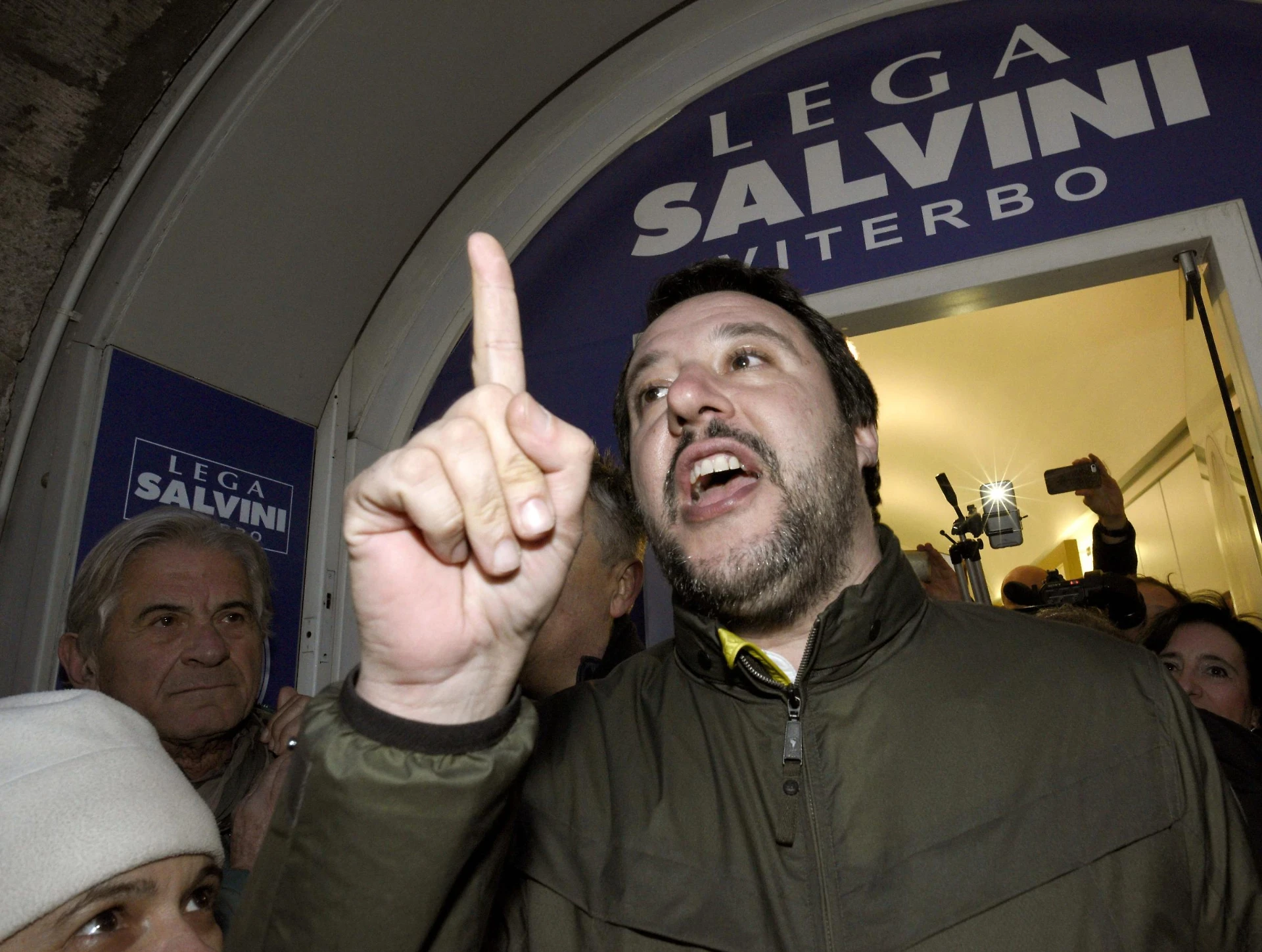 Matteo Salvini, la sfida in faccia a Silvio Berlusconi: "Alla Camera la Lega vota un candidato del M5s"