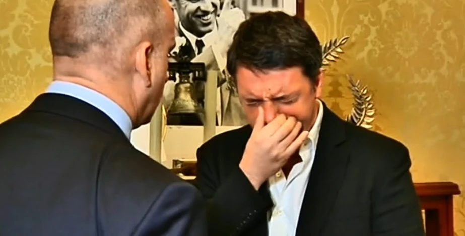 Striscia la Notizia, il fuorionda di Matteo Renzi al Tg5 su Open: "Stavo per dire la verità, ma non si può"
