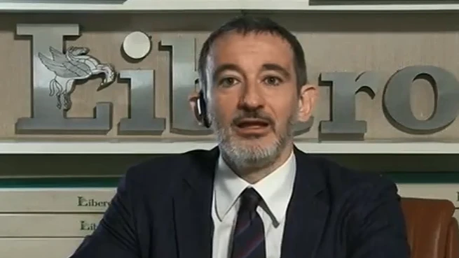 Pietro Senaldi a L'Aria Che Tira: "Pif mi deve dire una cosa", la grande balla dell'Emilia rossa che sta bene