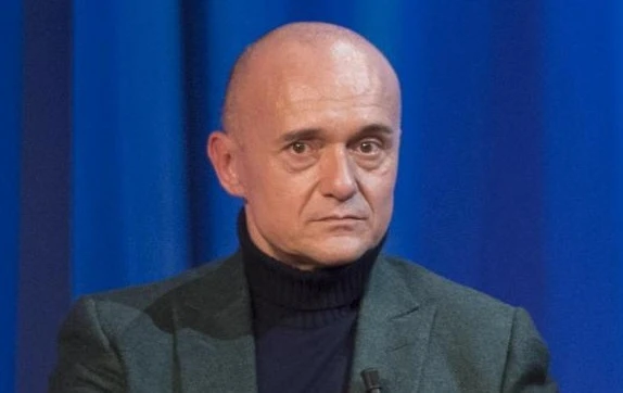 Belen Rodriguez, bomba di Alfonso Signorini: "Con Iannone è finita". Poi, il messaggio devastante del pilota