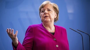 Coronavirus, nuovo focolaio in Germania: "Più esteso del previsto", Angela Merkel interviene sul mattatoio del contagio