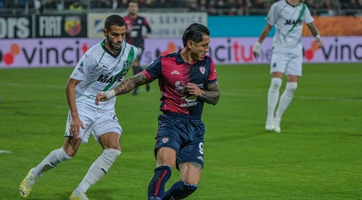 Serie A, Cagliari-Sassuolo 2-1: i rossoblù ribaltano gli emiliani nel recupero