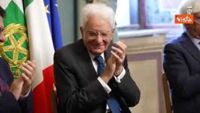 https://media.liberoquotidiano.it/hJJcsuewvnOTTECWVAwuiqZ25q4QDSK8gc9kpnZMzmQ/width:800/quality:90/aW1hZ2VzLzIwMjUvMDkvMTUvMTQxODIyMzc5LTViNzhhZWEzLTMyNjgtNDMxMy05ZGZlLWY5ZGEzYmIyYTg4NC5qcGc.webp