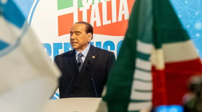 Sondaggio, la verità su Forza Italia: "Davanti al Terzo Polo"