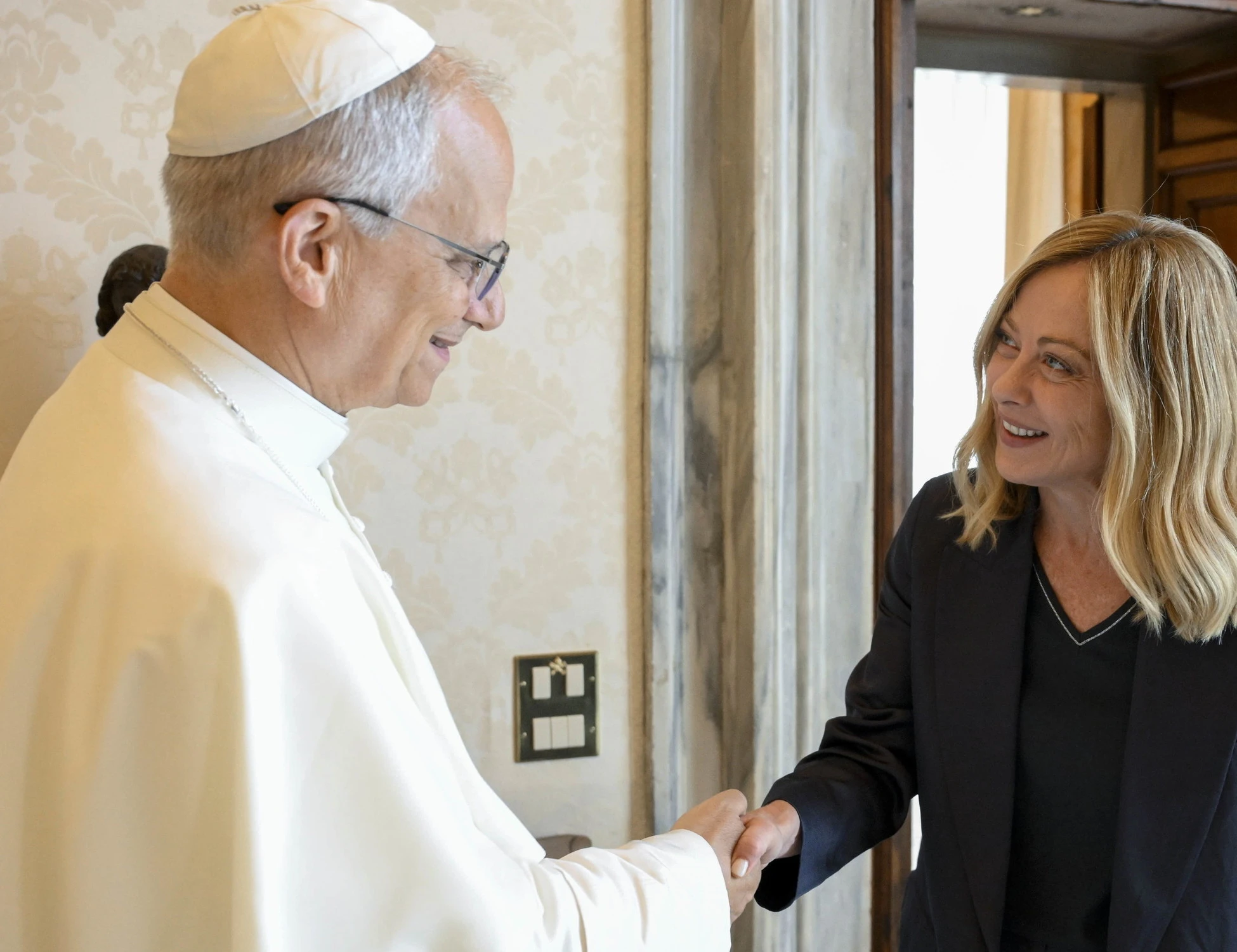 Giorgia Meloni e Leone XIV, i dettagli del patto su pace e fine vita