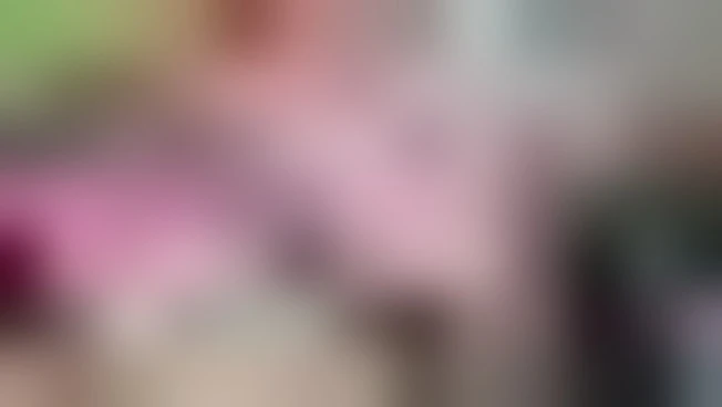 Corteo a Roma, fumogeni e mani rosse su scale ministero Istruzione