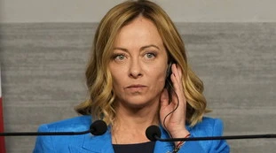 Il doppio scontro finale politica-magistratura tra Roma e Bruxelles