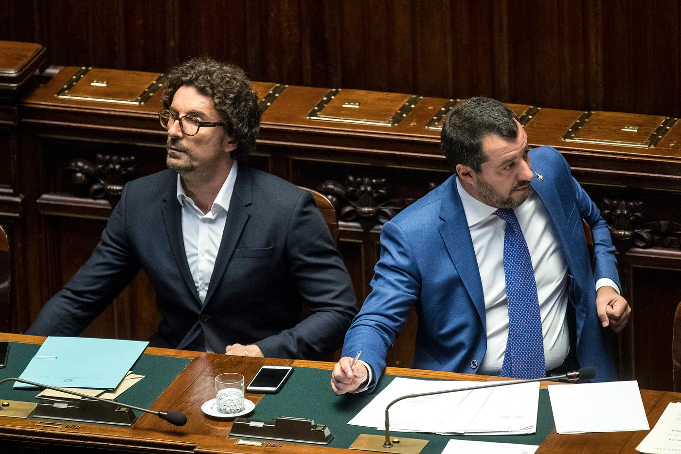 Matteo Salvini arriva al CdM e bastona subito Toninelli: "Basta con questa storia", Luigi Di Maio fuori di sé