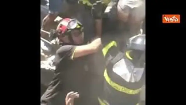 Leggi l'articolo: 9 anni fa sisma a Ischia, un Vigile del fuoco ricorda salvataggio di 3 fratelli: Momento indelebile