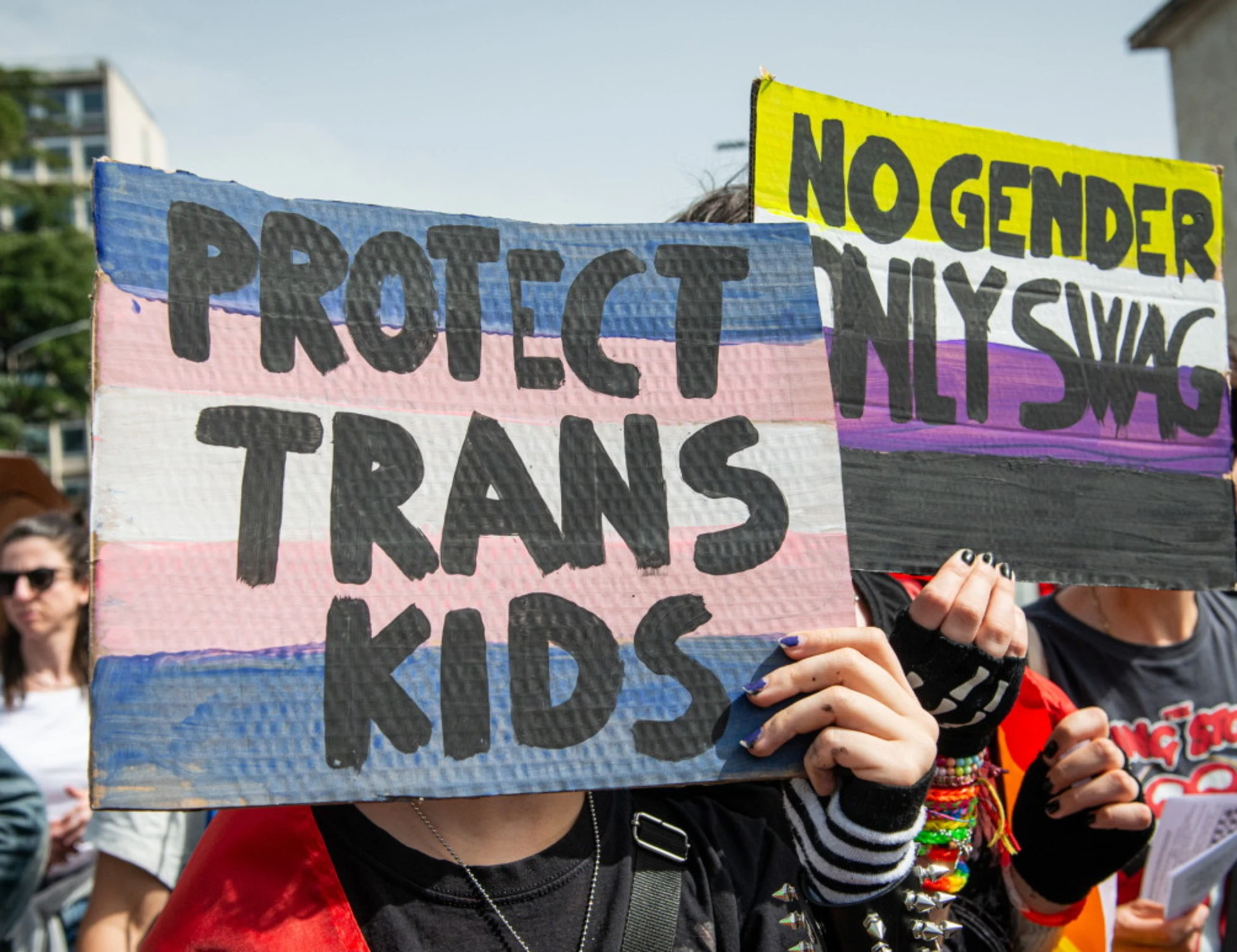 La Toscana del Pd e il bando da 128mila euro "per persone trans e non binarie": l'ultimo delirio rosso