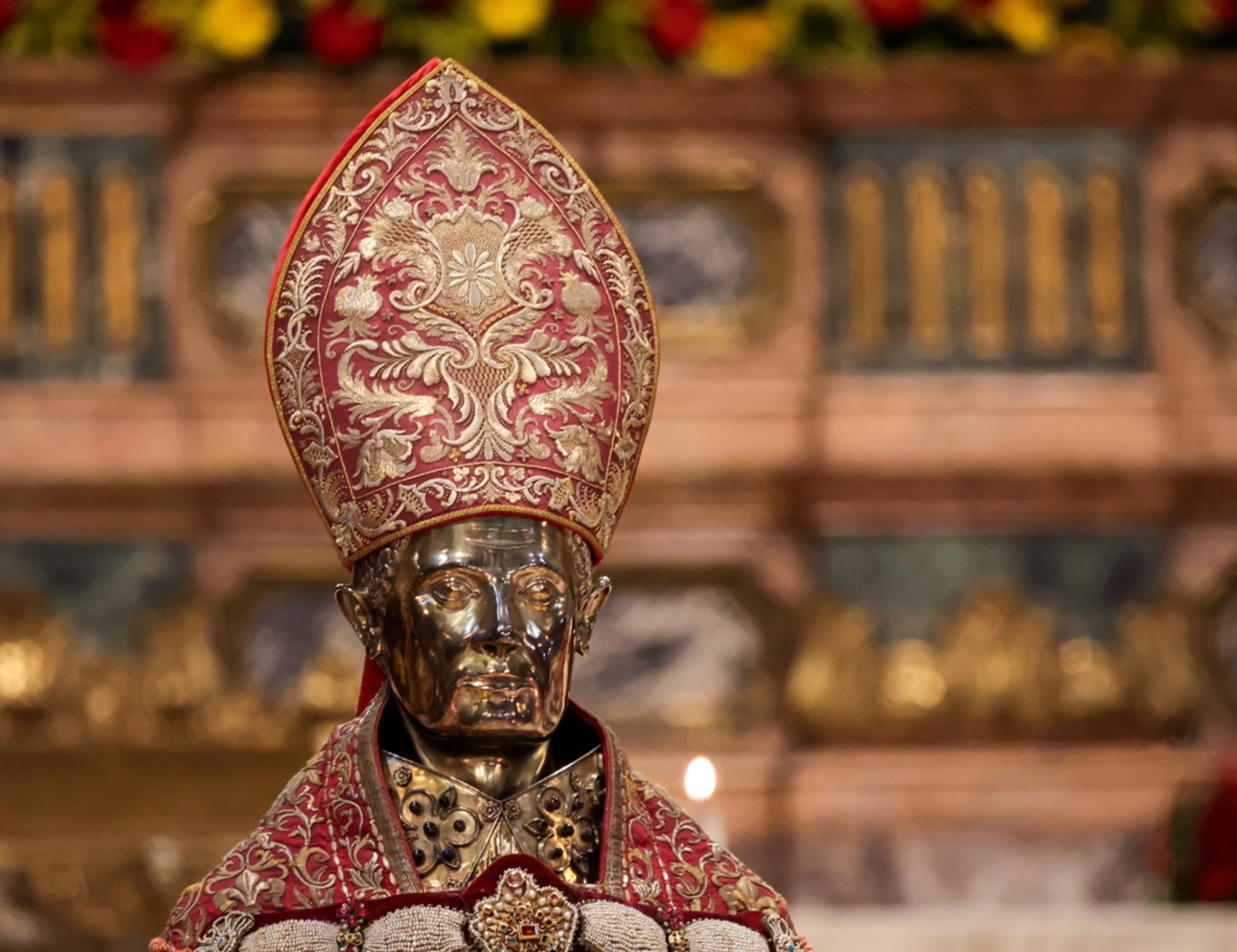 Parolin, la giravolta: vogliono trasformare San Gennaro in pro-Pal