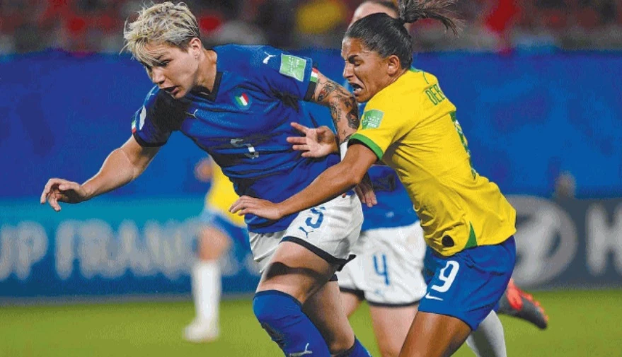Italia sgambettata dal Var, le ragazze battute 1-0: col Brasile non si passa