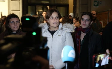 Ilaria Salis frigna ancora: arrestato in Francia l'amico antifa