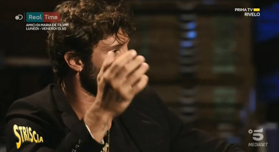 Striscia la Notizia, roba privatissima su Stefano De Martino: cosa svela, il più grave degli imbarazzi