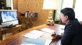 Giuseppe Conte, il 50% degli italiani lo boccia nella gestione dell'emergenza coronavirus