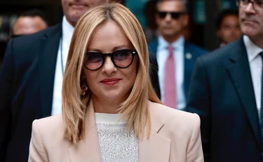 Giorgia Meloni "invitata in Egitto per la firma": la sinistra impazzisce