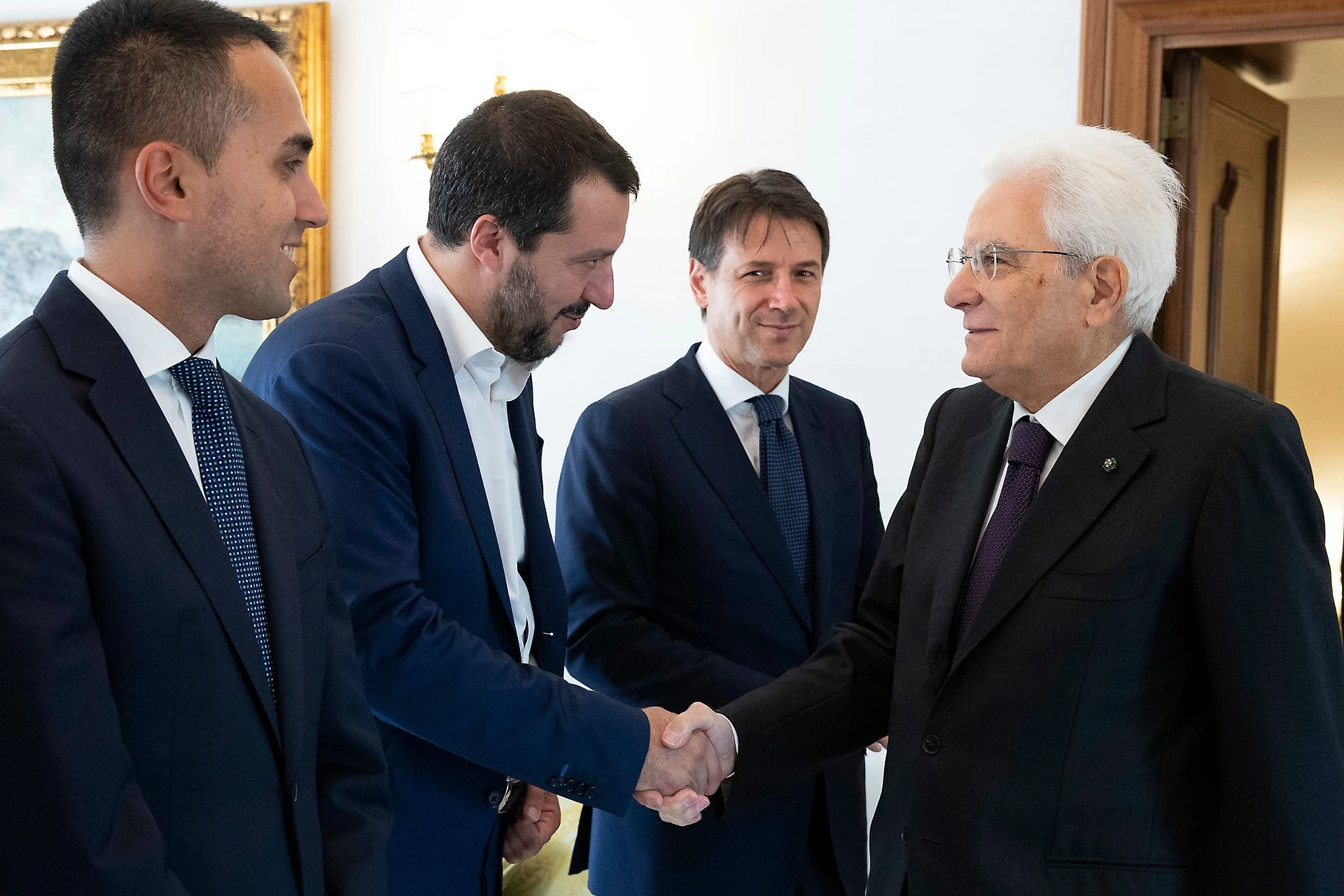 Sergio Mattarella incontra Conte, Salvini, Di Maio e Savona: "Fatevi dare un consiglio", come li gela al Colle