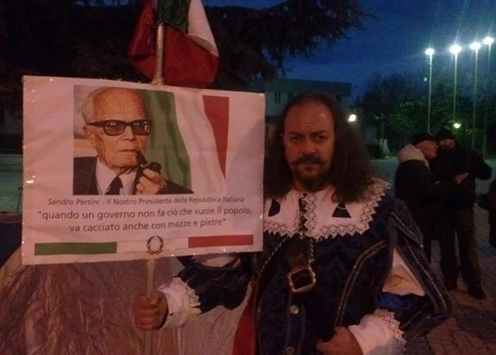 Porthos sta con i Forconi e tifa Pertini