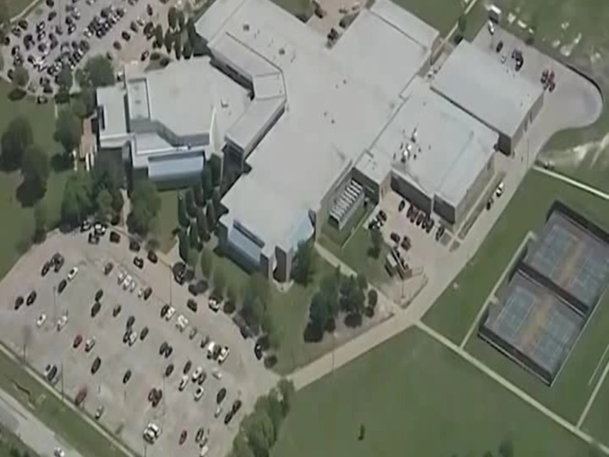 Usa, sparatoria in un liceo di Dallas: feriti quattro studenti