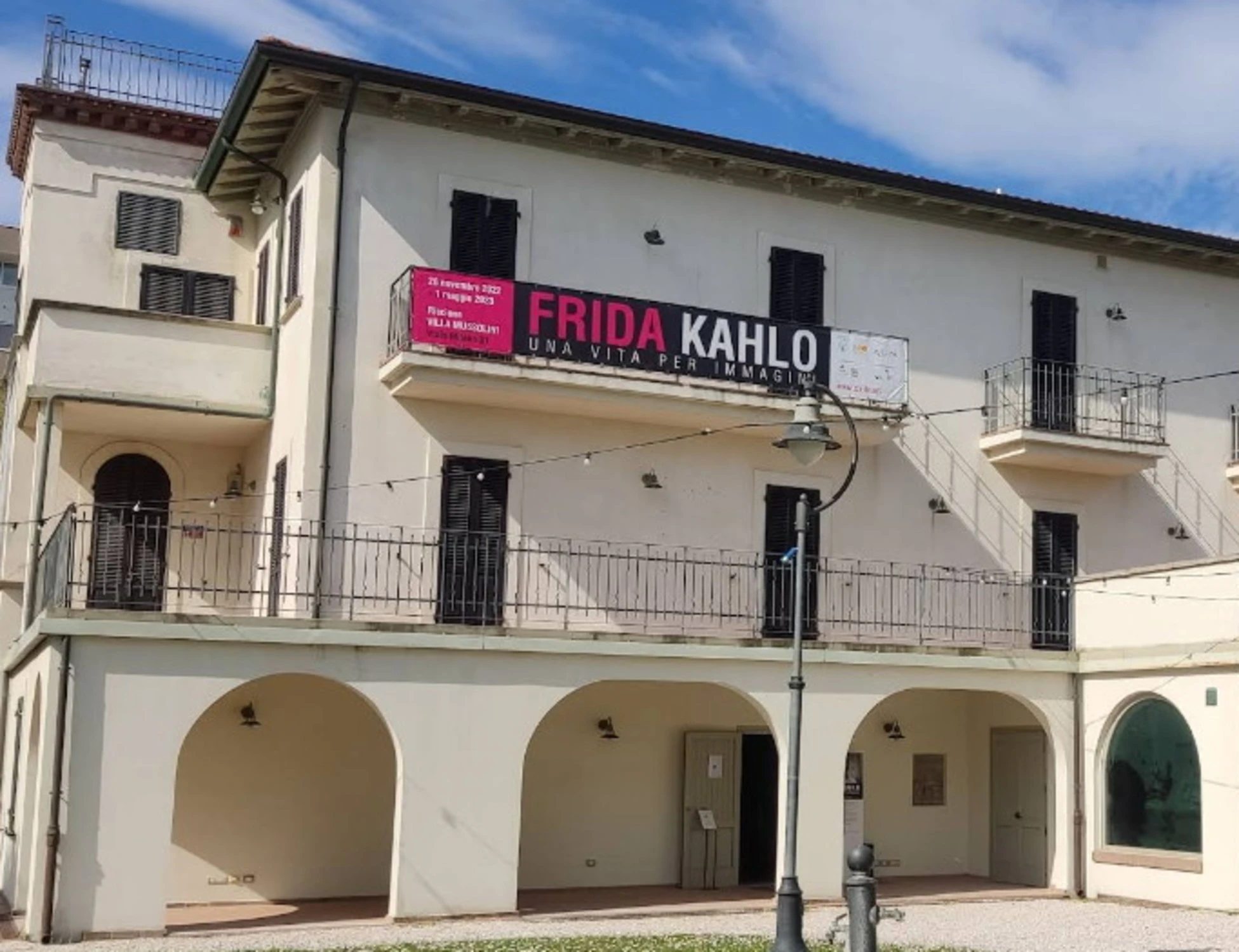 Riccione, Anpi e Pd vogliono cambiare nome a Villa Mussolini: ma 20 anni fa...