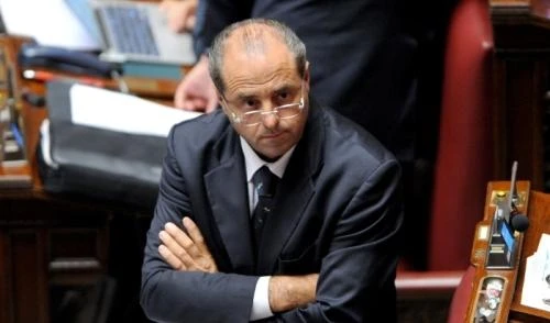 Il console americano imbarazza Di Pietro: &quot;Nel &apos;91 mi preannunciò Craxi indagato&quot;