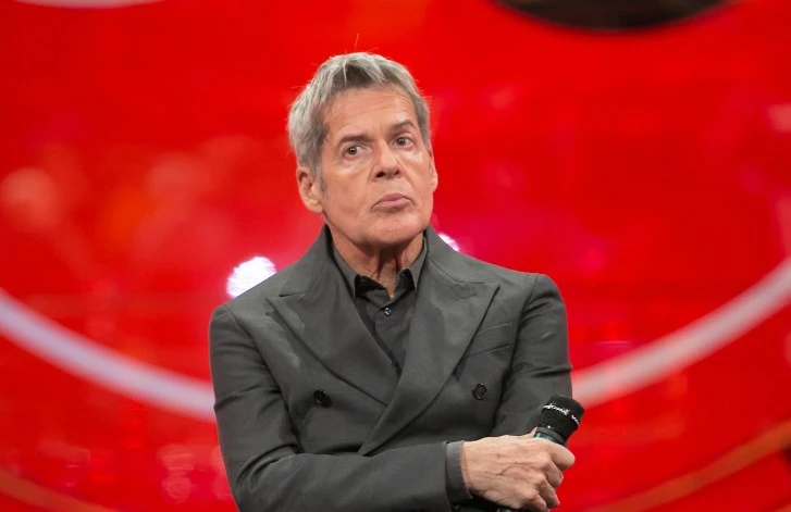 Claudio Baglioni, il retroscena: voci su Striscia la Notizia, "ha spaccato una porta"