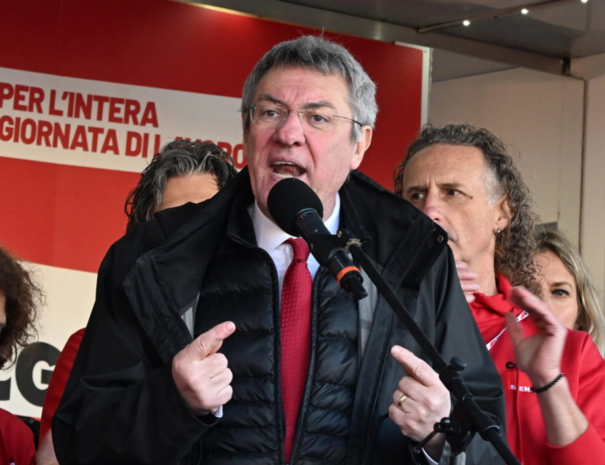 Landini e lo sciopero, panico per Repubblica e fango su Meloni: "Dove sono i patrioti?"